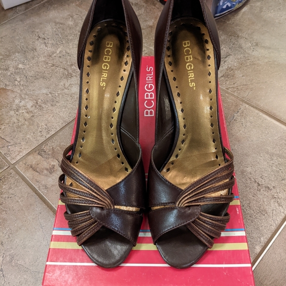 Stunning BCBG heels women size 7 in metallic mahogany bronze brown - Picture 4 of 5